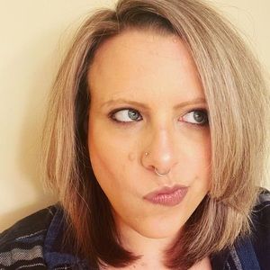 Meet your Posher, Carly